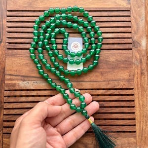 Collier Bouddhique Mantra OM En Aventurine Vert Jade - Argenté, Longueur ~48cm, Neuf Sans Emballage
