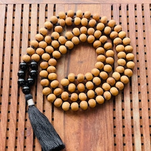 Mala de ónix negro y sándalo de 108 cuentas • Japa Mala de meditación • Collar de sanación espiritual • Cuentas de oración de yoga • Mala de ónix de conexión a tierra
