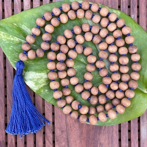 Sandalwood Mala Necklace 8mm 108 knotted sandalwood Japa mala - Wood bead necklace Sandalwood rosary Hindu Buddhist Tibetan prayer beads