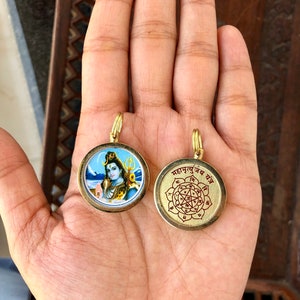 Pack of 2 Mahamritunjai mantra pendant - Shiva pendant - Amulet - Protection charm - Pack of 2 pendant