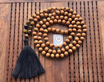Tigerauge & Sandelholz Mala – 108 Perlen Heil- und Meditationskette | Japa Mala für Yoga, Chanten | Perfektes Geschenk für einen spirituellen Rückzug