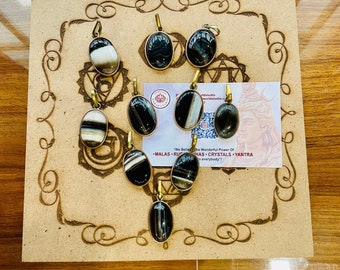 Black Sulemani Hakik stone  Crystal healing and meditation Pack of 1 pendant