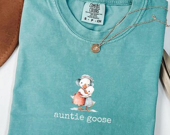 Comfort Colors Auntie Shirt, Silly Goose Aunt Tee, Cool Aunt Shirt, New Aunt Gift, Pregnancy Reveal Tee, Fun Aunt Shirt, Gift for New Aunt