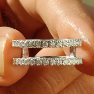 Ringjacke, runde Moissanit-Frauen-Vergrößerer-Hochzeitsringband, Wickelschutzband, Micro Pave-Jubiläums-Spacerband, Wraps für Ring