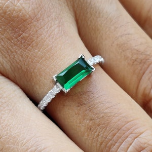Gemstone engagement ring, Green Emerald Baguette Stacking Rings, Rings for women, Sterling silver, Birthstone Jewelry