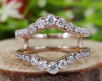 Realzador de anillo de moissanita Art Déco, protector de anillo con milgrain