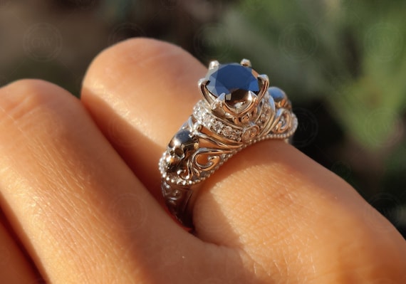 Anillo de compromiso vintage con calavera gótica Anillo de