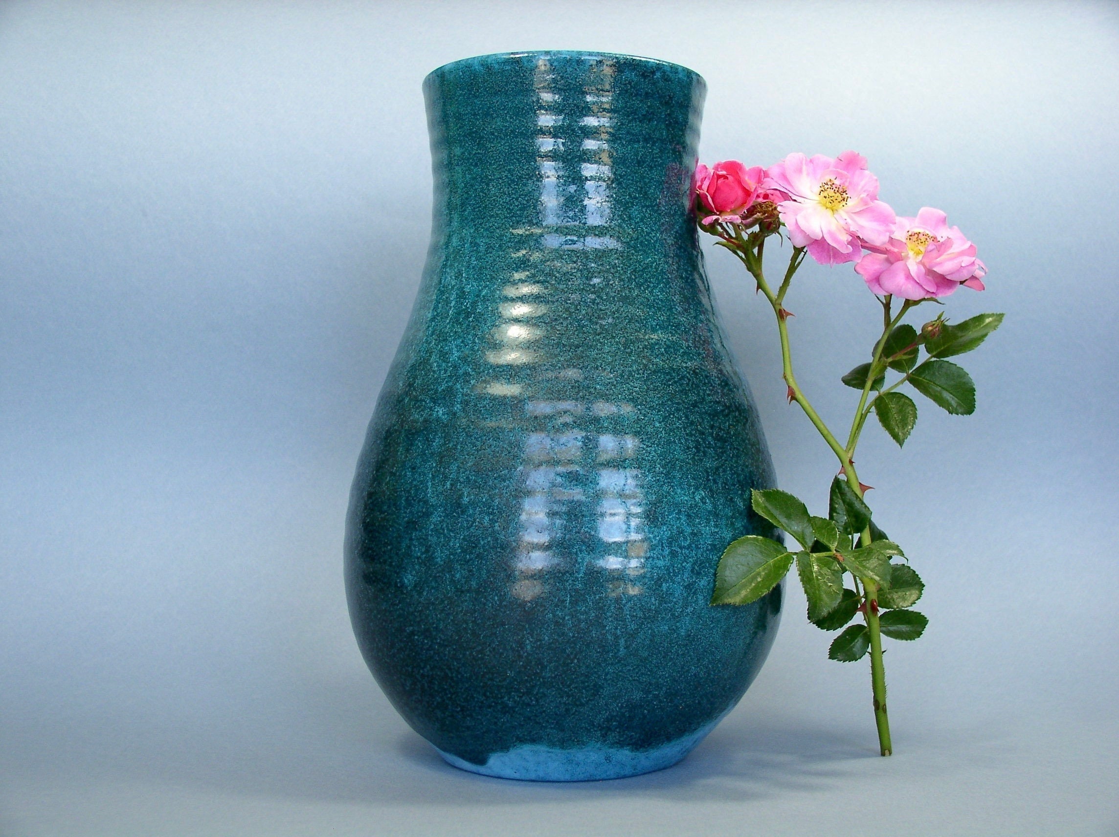 希少な「ACCOLAY」陶器の花瓶。アンティークのフランス製花瓶