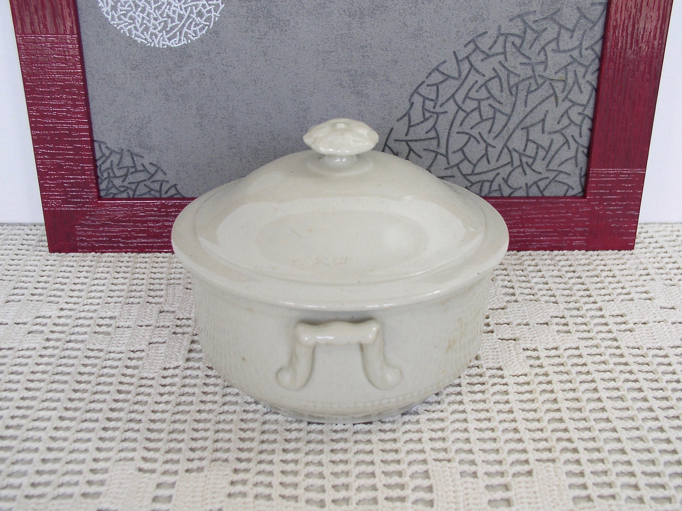 アンティークなフランス製セラミック製キャセロール皿。ヴィンテージな