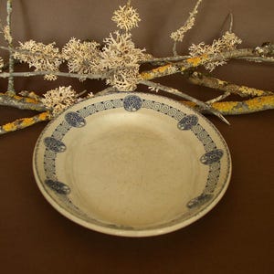 "St-Amand" serveringsfat i keramik. Terre de Fer, Frankrike. Vintage franskt fat. Antikt "Mireille" köttfat. Blå dekor. ArtyEpicurean.