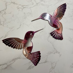 Par de colibríes de cobre y morado, decoración de pared de metal, 15 x 15 cm cada uno