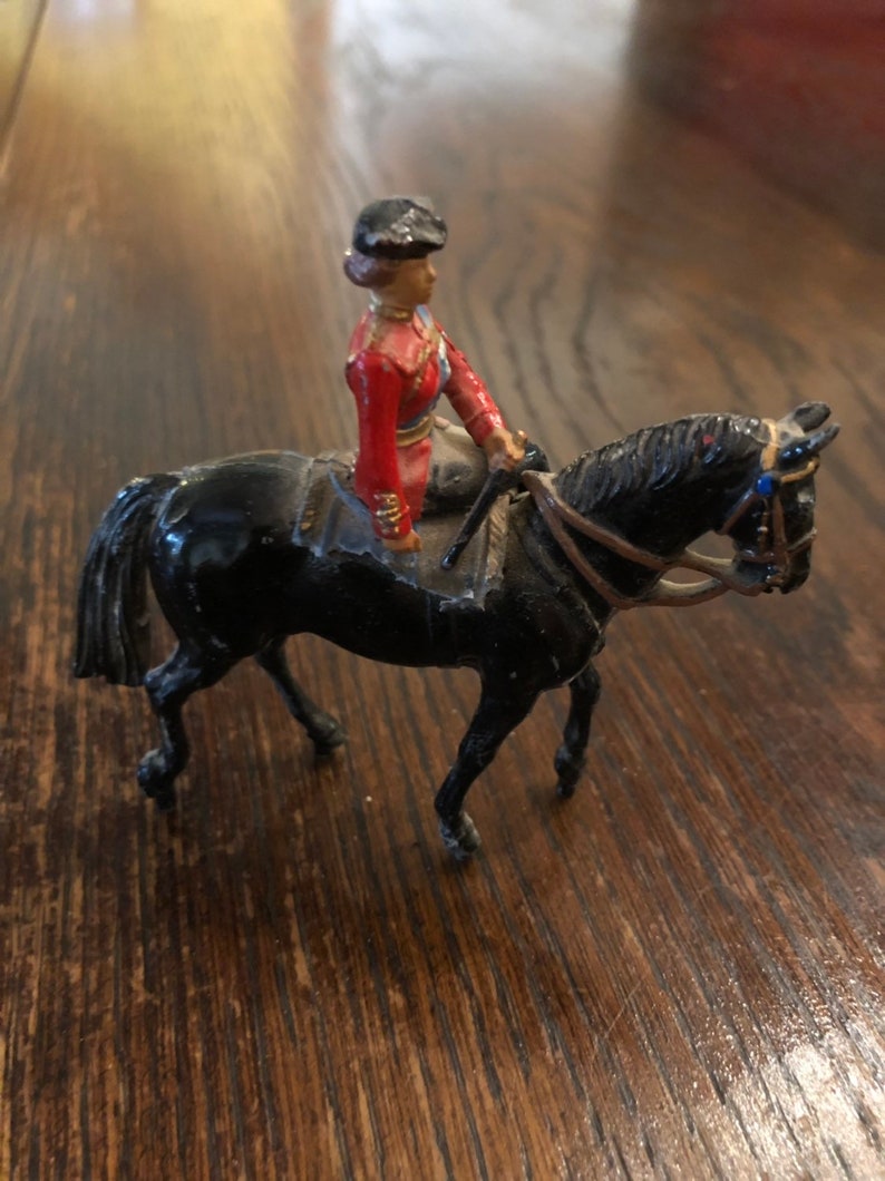 Queen on Horseback and Queen/'s Guard 3 pieces Metal British Collectables Post Box