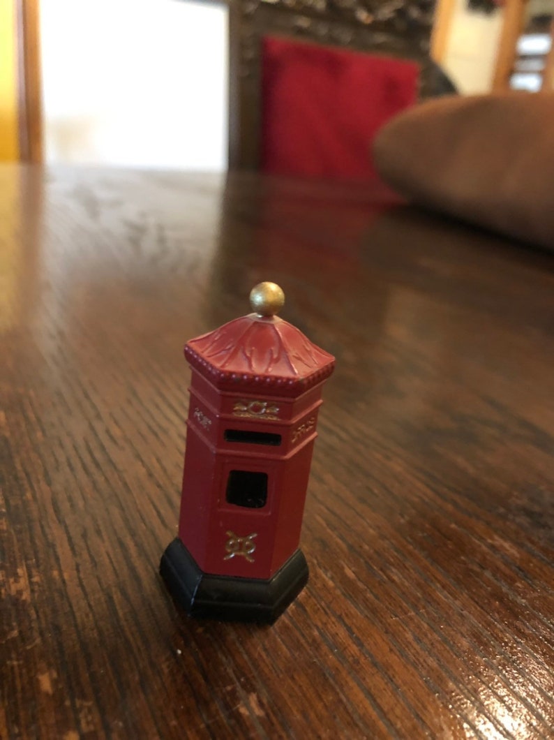 Queen on Horseback and Queen/'s Guard 3 pieces Metal British Collectables Post Box