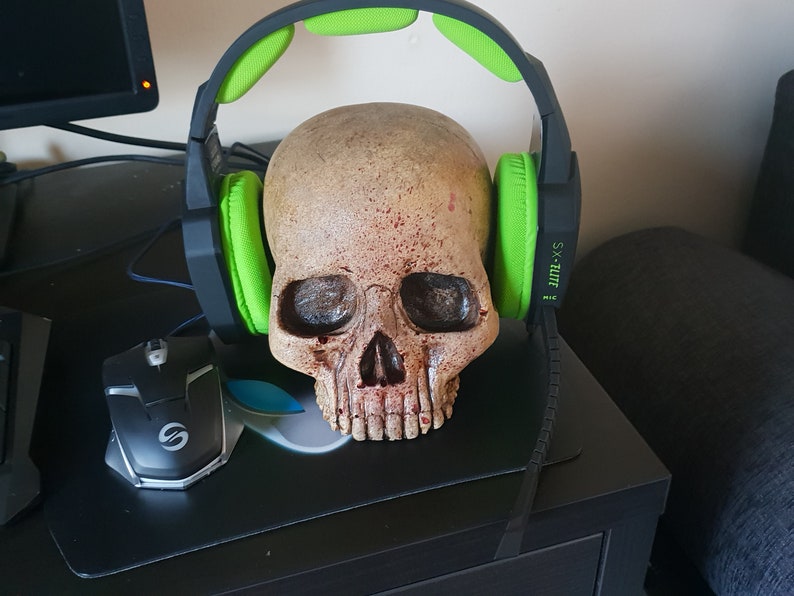 Skull Gaming Headphone Mount