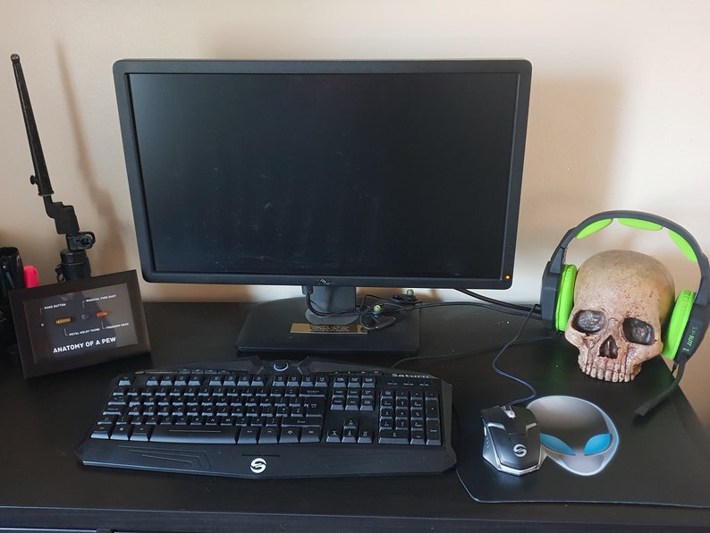 Skull Gaming Headphone Mount