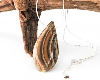 Wooden pendant with silver snake chain // Wooden jewelry // Sumak pendant // Natural jewelry