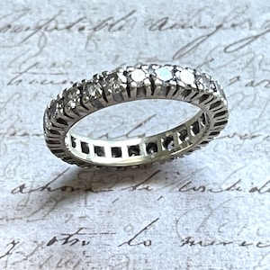 18k white gold and 1.2 carat diamond alliance ring