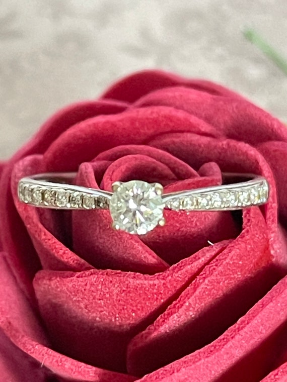 Bague solitaire en or blanc 9k avec diamants - Taille 50