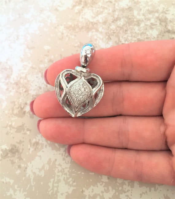 Unique heart pendant in 18k white gold set with d… - image 1
