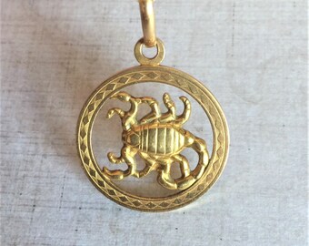 Pendentif zodiaque horoscope Scorpion en or jaune 18k