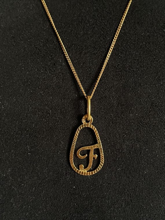 Pendentif charm F en or jaune 18k - image 8