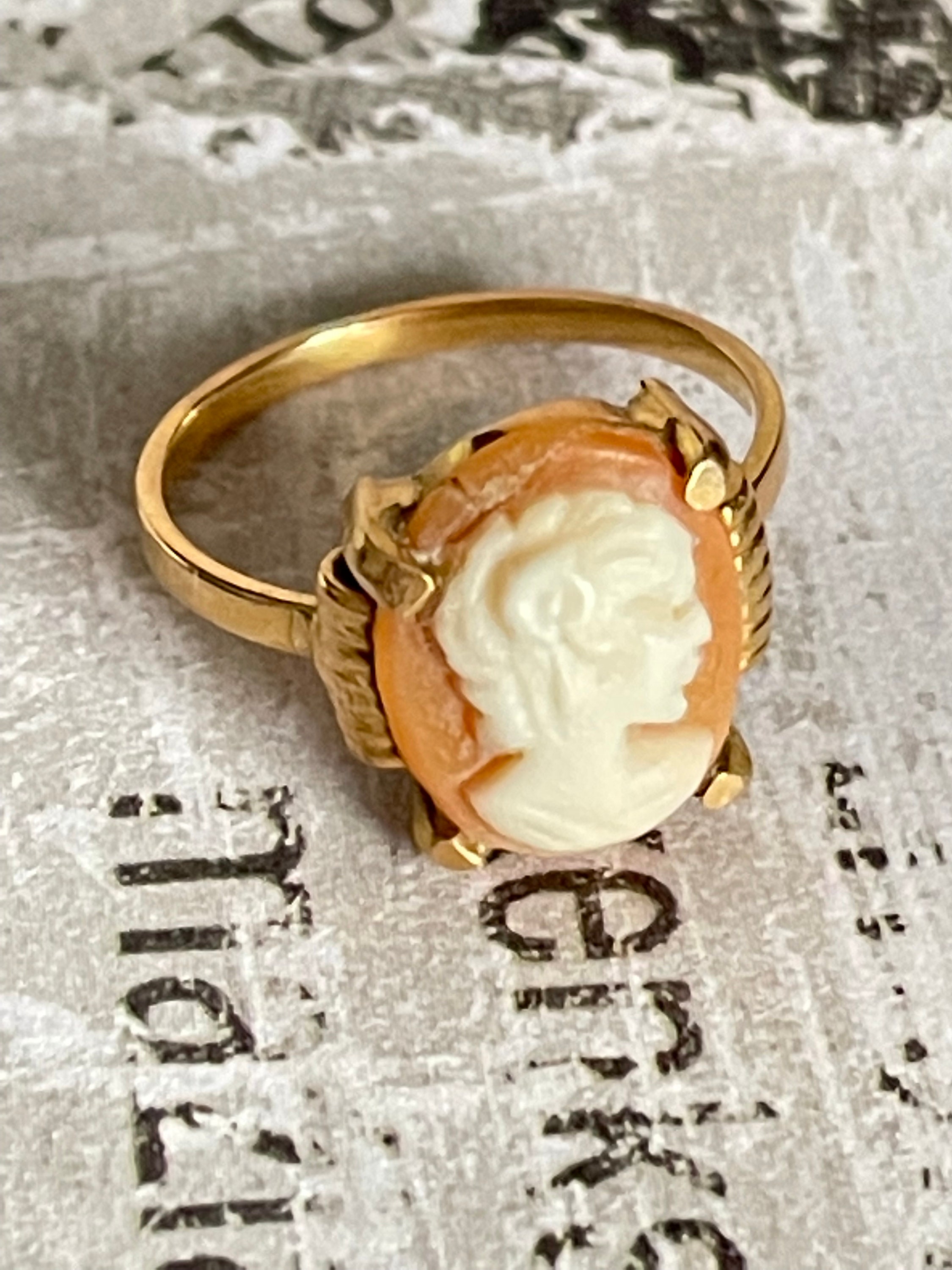 Cameo cheap ring gold