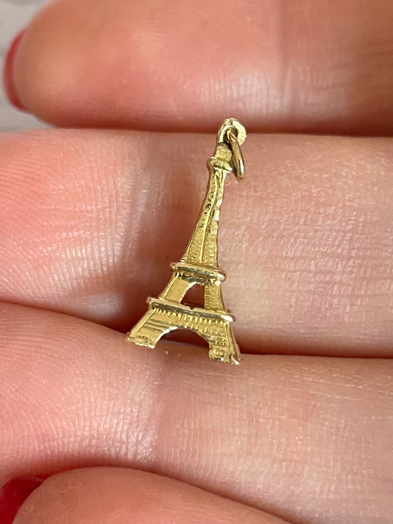 18k yellow gold Eiffel Tower charm pendant