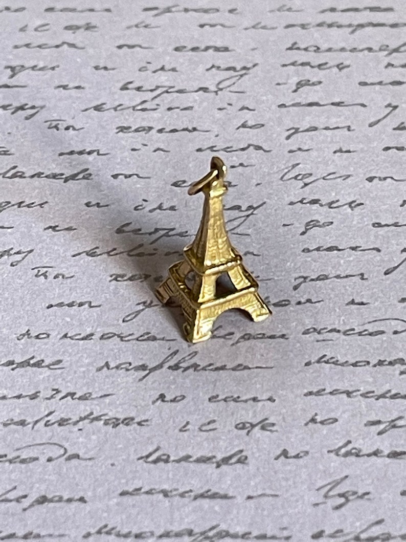 18k yellow gold Eiffel Tower charm pendant