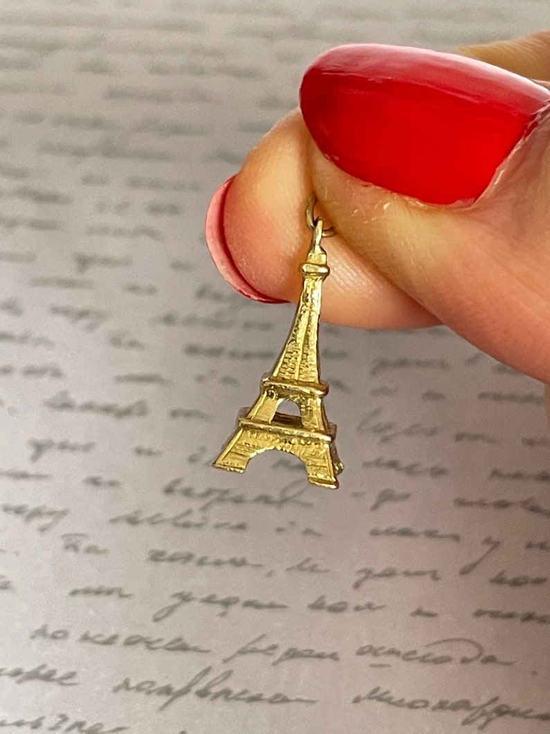 18k yellow gold Eiffel Tower charm pendant