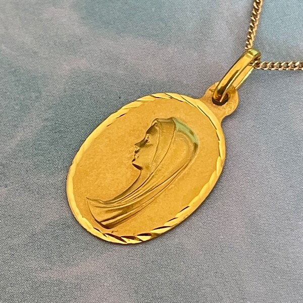 Virgin Mary Medal Pin G049