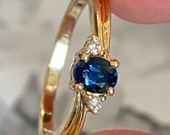 18k yellow gold sapphire and diamond ring