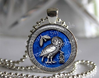 Athenas Owl in three choices with chain