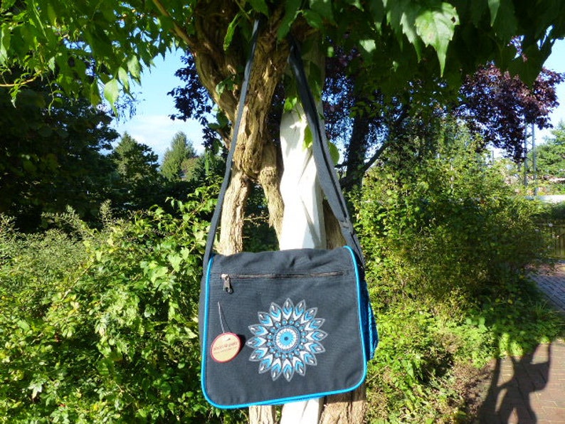 Mandala de Hawanja sac à bandoulière noir/bleu image 1