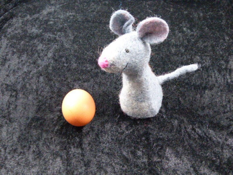 Hawanja felt egg warmer mouse image 2