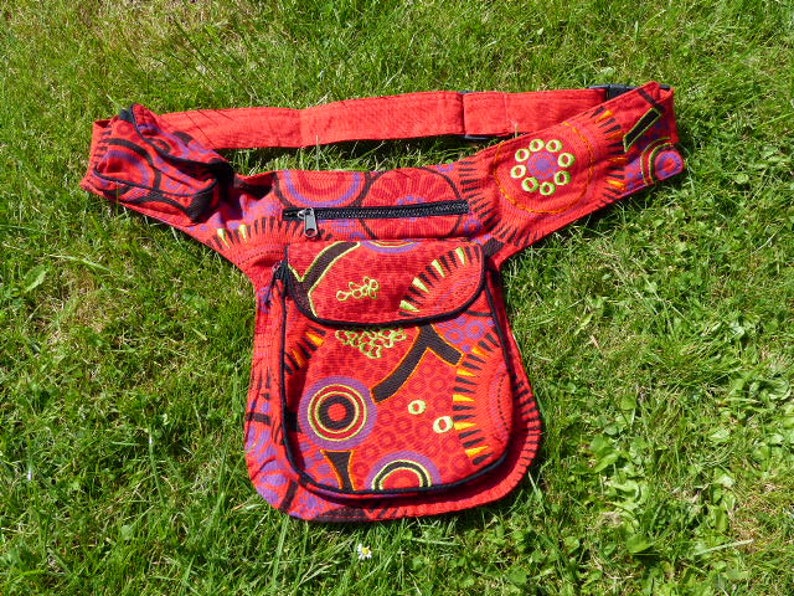 Hawanja Belt bag Red patterned image 2