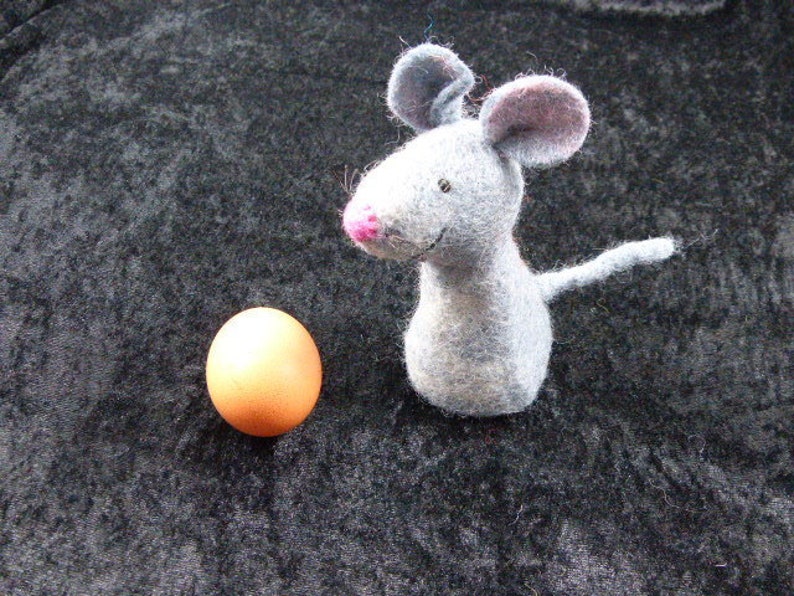 Hawanja felt egg warmer mouse image 1