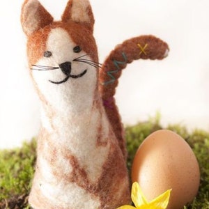 Hawanja felt egg warmer cat brown image 2