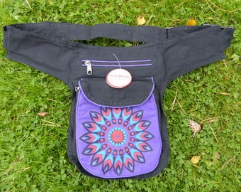 Hawanja sac banane noir avec tissu à motifs violet