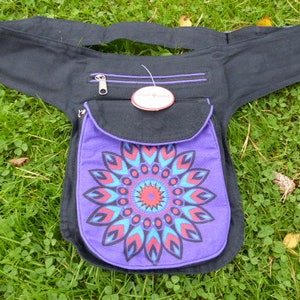 Hawanja sac banane noir avec tissu à motifs violet image 2