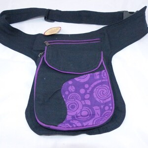 Hawanja sac banane noir avec tissu à motifs violet image 1