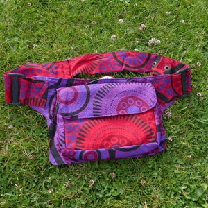 Sac banane Hawanja à motifs violet/rouge image 2