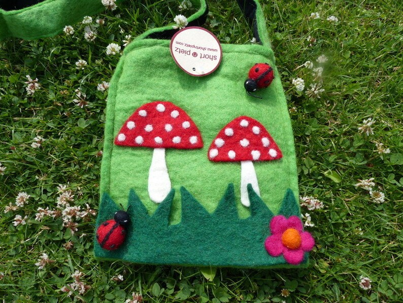 Hawanja child felt bag fly mushroom image 2