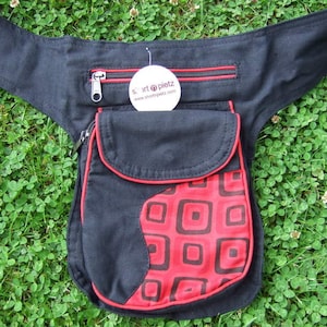 Hawanja ceinture sac noir avec rouge à motifs image 1