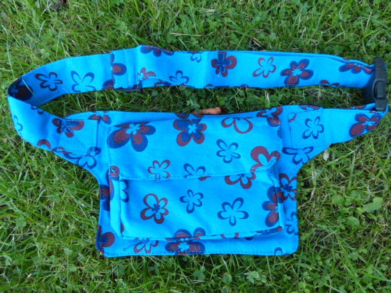 Hawanja sac de ceinture bleu avec des fleurs image 1