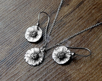 Silver daisy dangle earrings and pendant-Botanical jewellery-Daisy set-Meadow flower necklaces and earrings-Nature lovers gift-Nice present