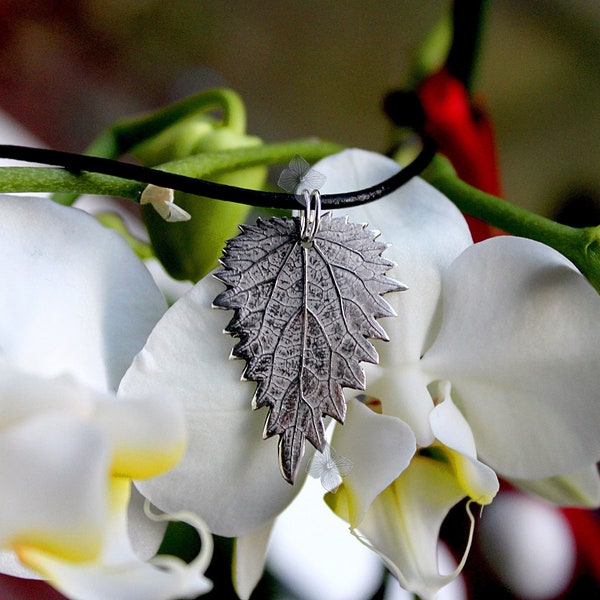 Sterling silver nettle leaf pendant-Urtica dioica leaf necklace-Extremely detailed leaf-Meadow plant-Nature lovers gift-Botanical jewellery