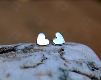Sterling silver heart studs earrings-Love earrings-Simple heart earrings-Classic heart earrings-Small gift-Perfect present-Silver hearts