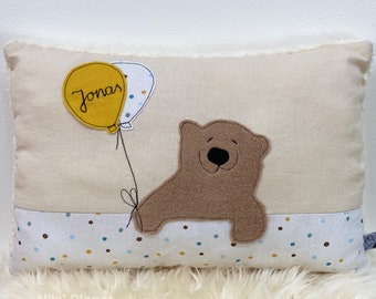 Kuschelkissen "JULIBÄR"  personalisiert Bär Babykissen mit Name  gestickt  Junge Mädchen unisex Pünktchen Namenskissen Geschenk Geburt Taufe