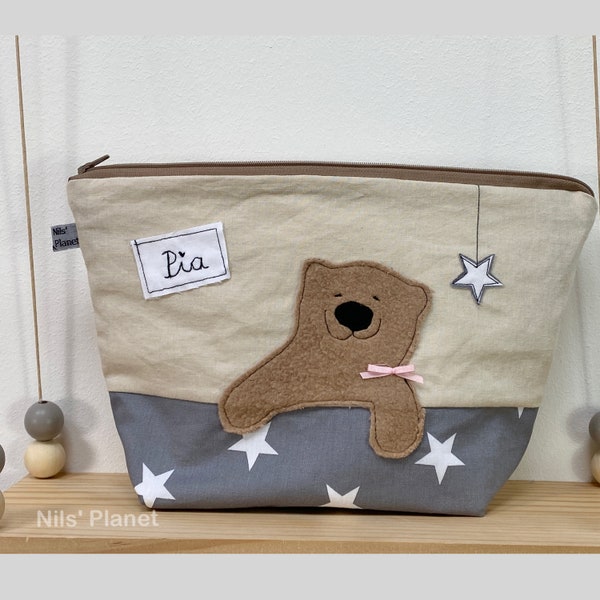 Windeltasche "JULIBÄR" mit Name Stiftetasche Waschtasche Sterne Baby Kind Geschenk Geburt Taufe sandfarben Leinen grau unisex Mädchen Junge