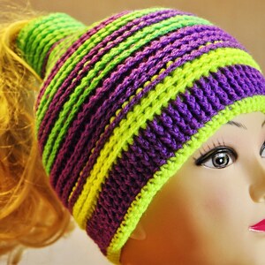Chapeau de chignon, bonnet en queue de cheval, violet, vert, capuchon en crochet image 4
